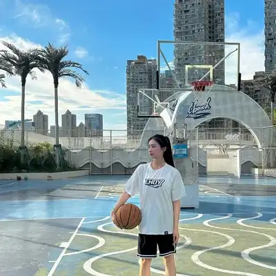 孔诗